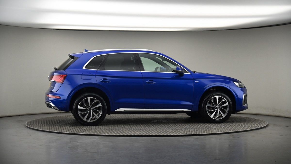 More views of Audi Q5