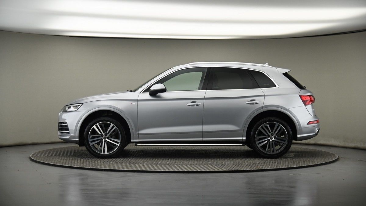 Audi Q5 Image 18