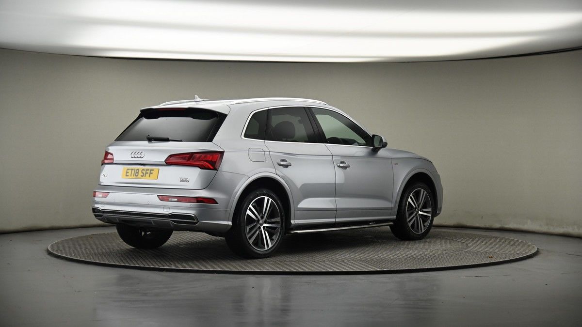 Audi Q5 Image 6