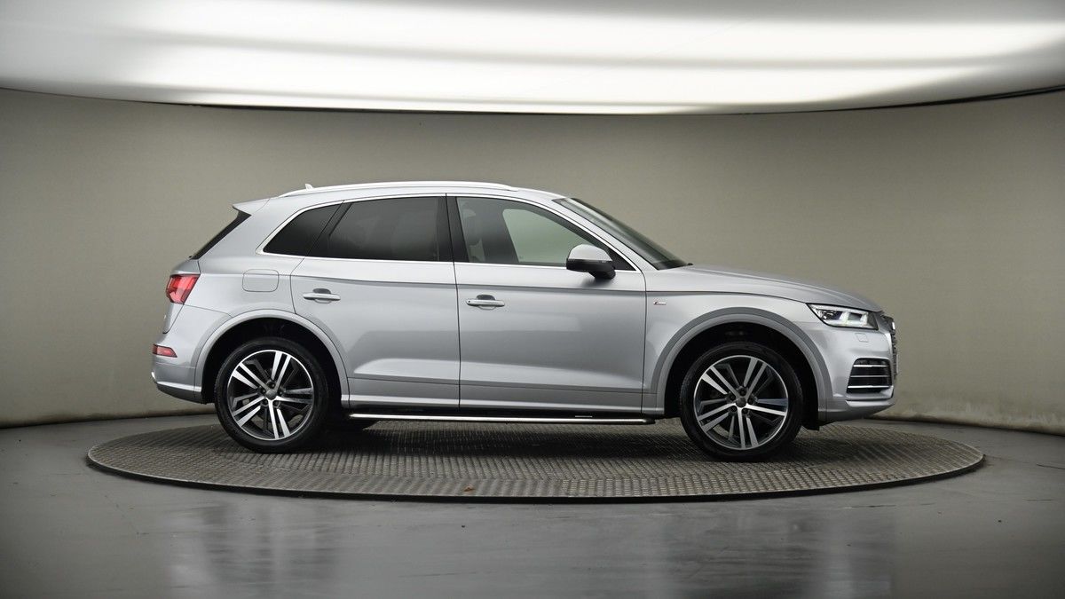 More views of Audi Q5