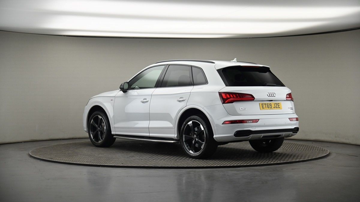 More views of Audi Q5