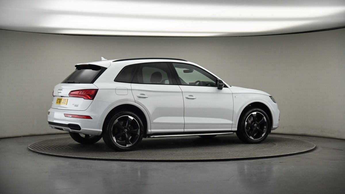 More views of Audi Q5