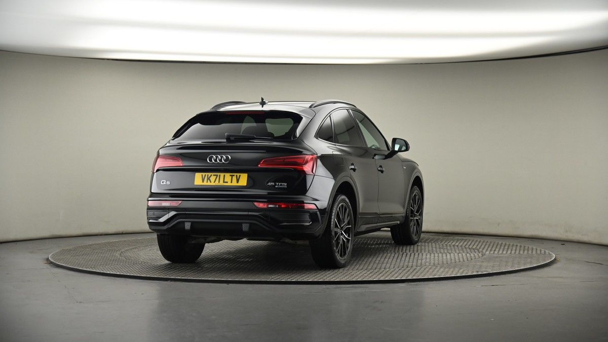 More views of Audi Q5