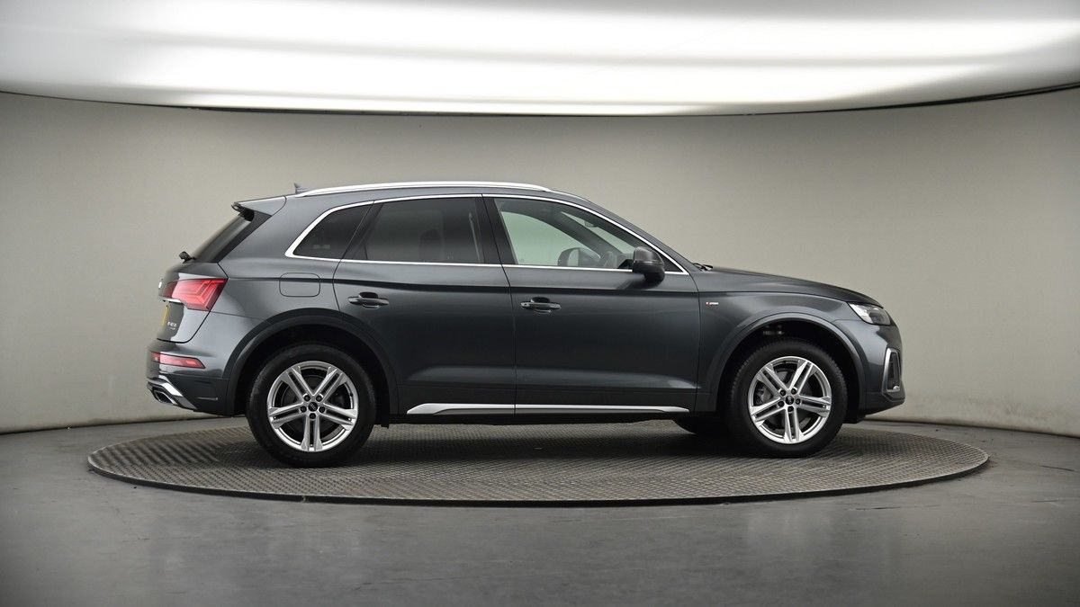 More views of Audi Q5