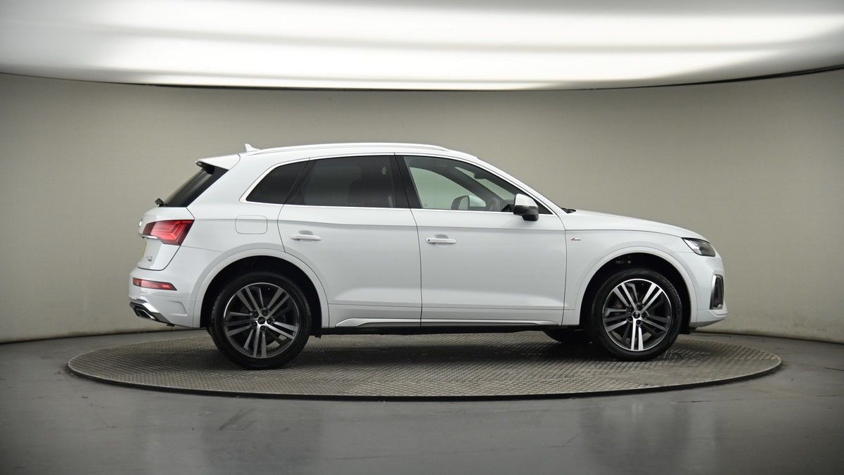 More views of Audi Q5