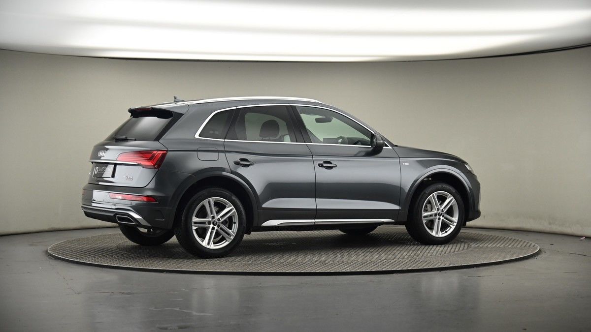 More views of Audi Q5