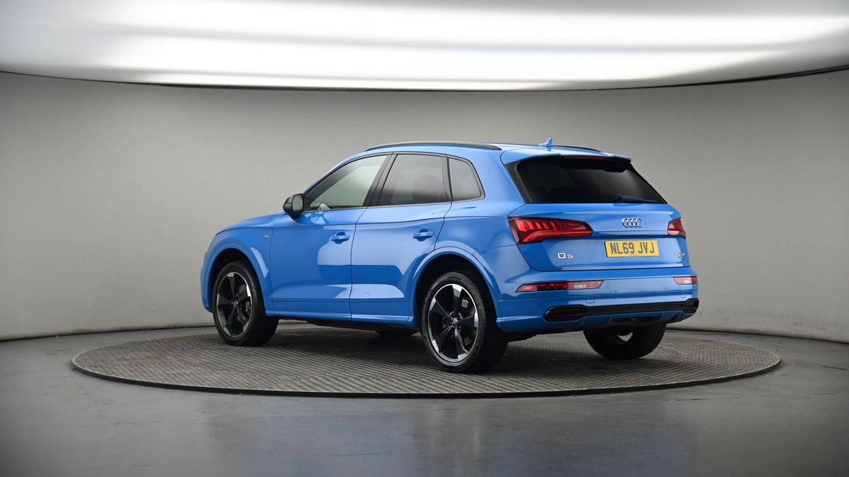 More views of Audi Q5