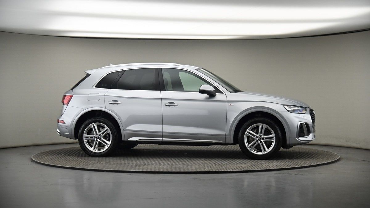 More views of Audi Q5