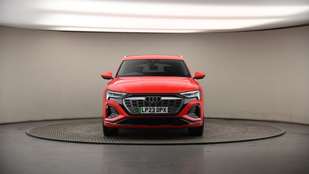 Audi Q8 e-tron Image 18