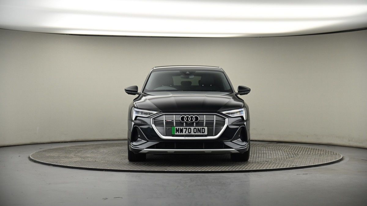 Audi e-tron Image 18