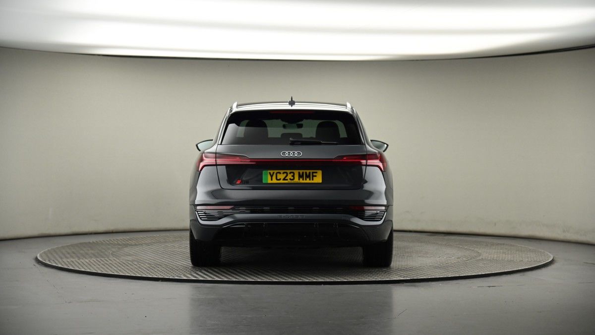 Audi Q8 e-tron Image 17