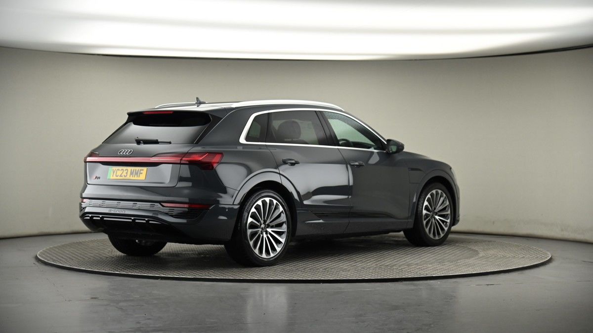 Audi Q8 e-tron Image 7