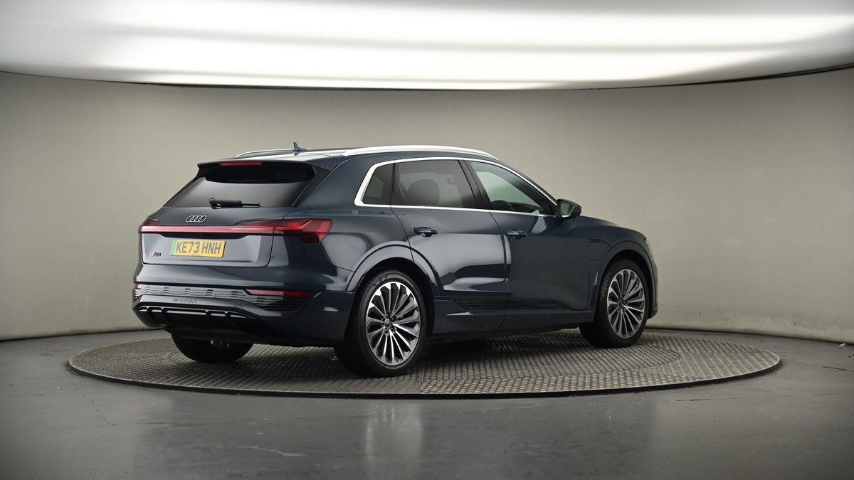 Audi Q8 e-tron Image 7