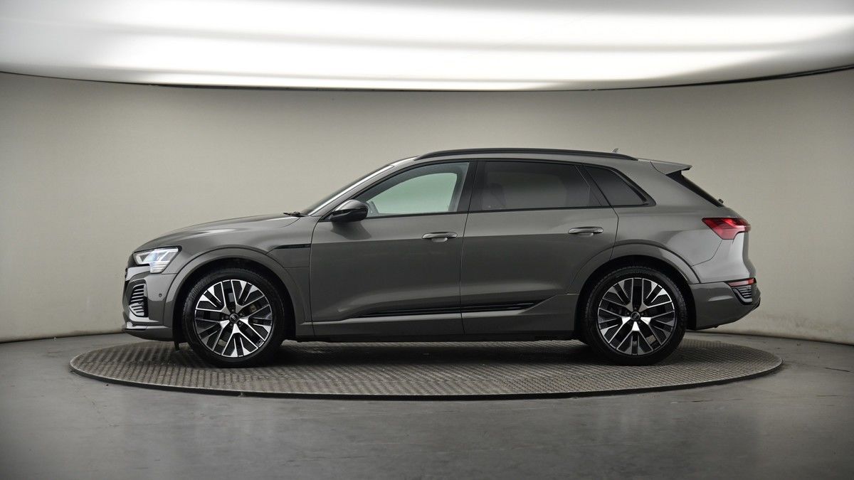 Audi Q8 e-tron Image 19