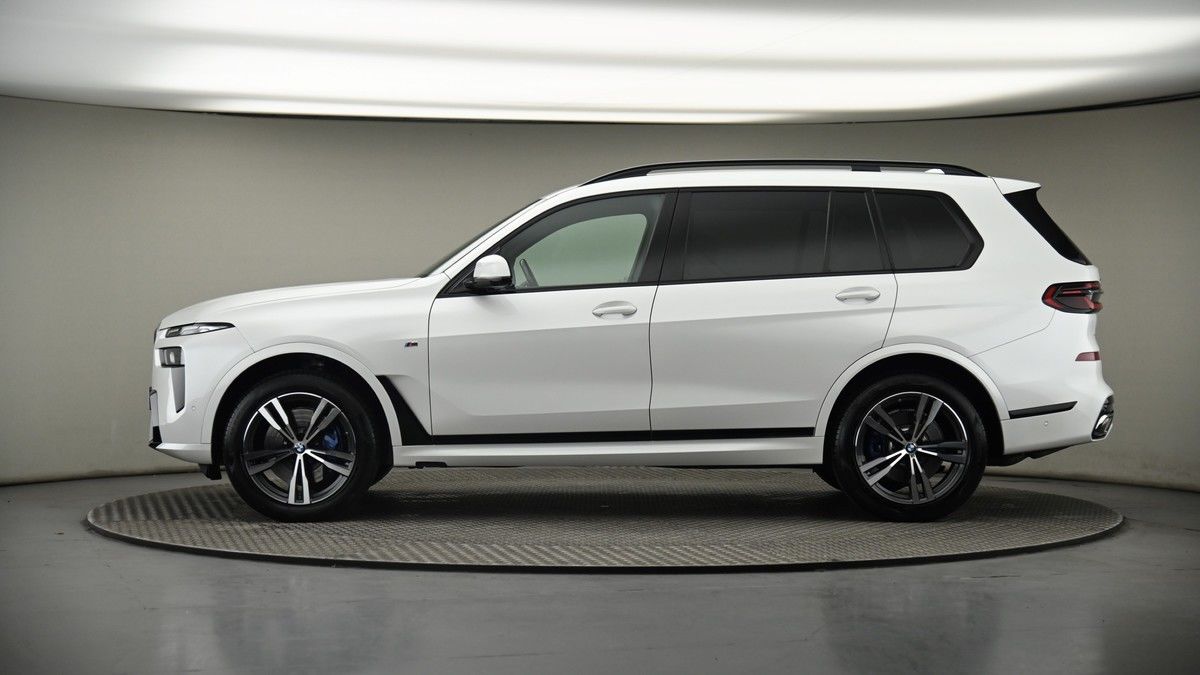 More views of BMW X7