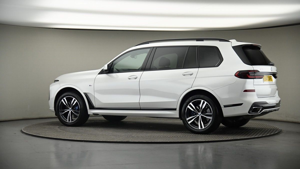 More views of BMW X7