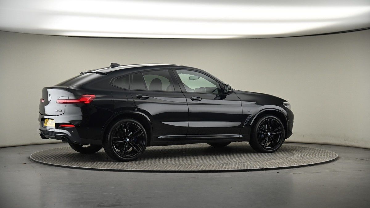 More views of BMW X4