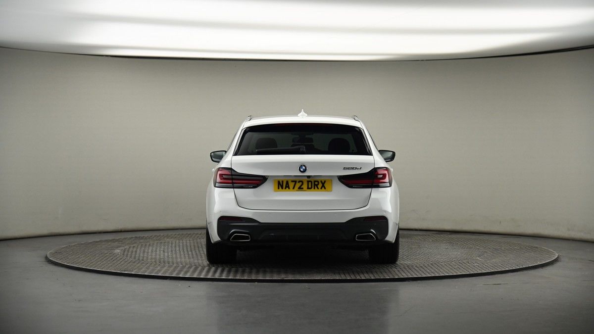 BMW 5 Series Image 16