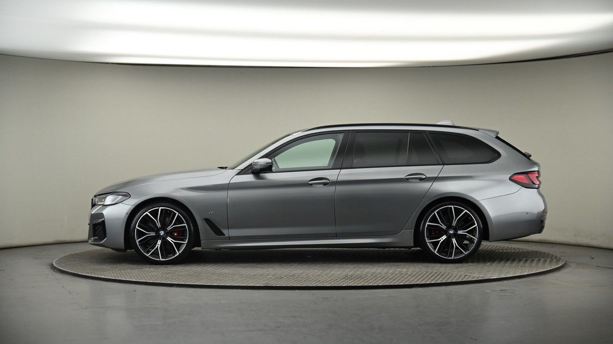 BMW 5 Series Image 19