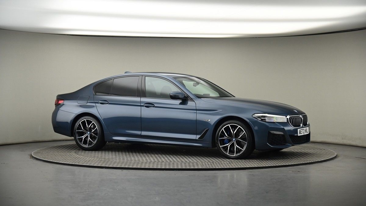 BMW 5 Series Image 6