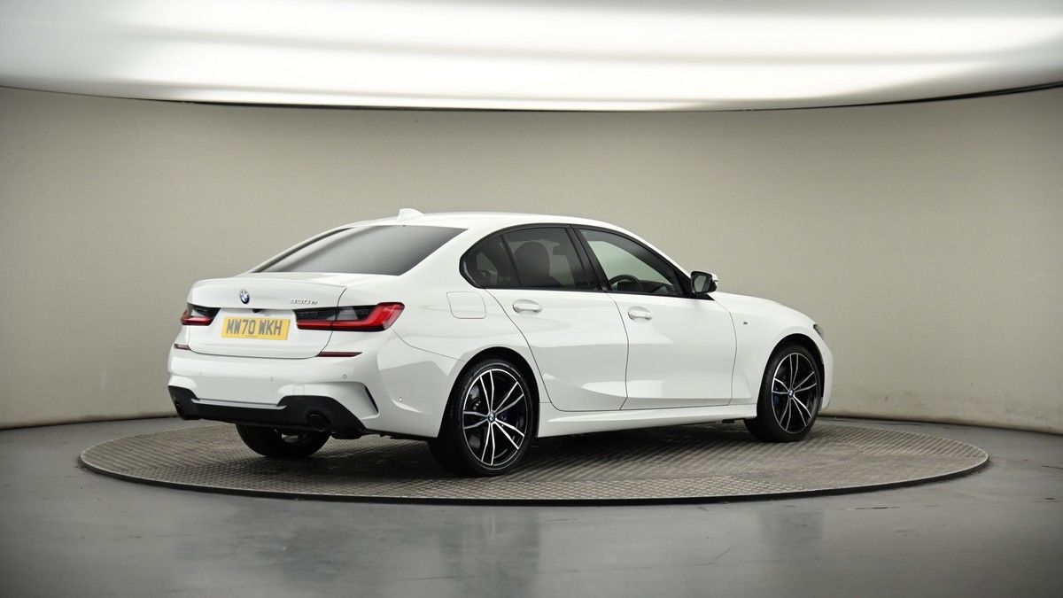 BMW 3 Series Image 3