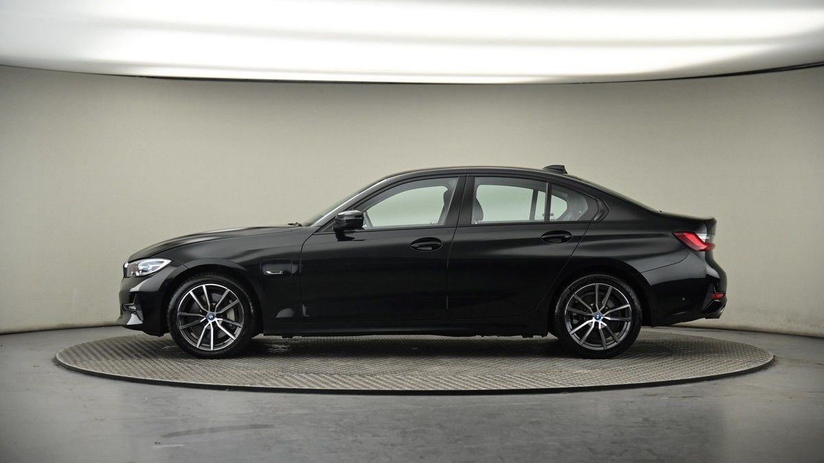 BMW 3 Series Image 18