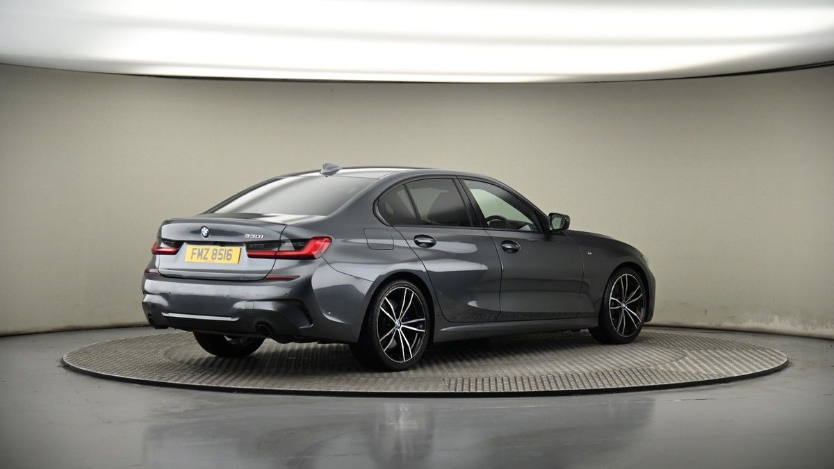 BMW 3 Series Image 6