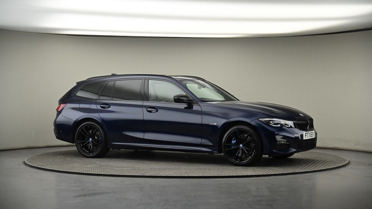 BMW 3 Series Image 6