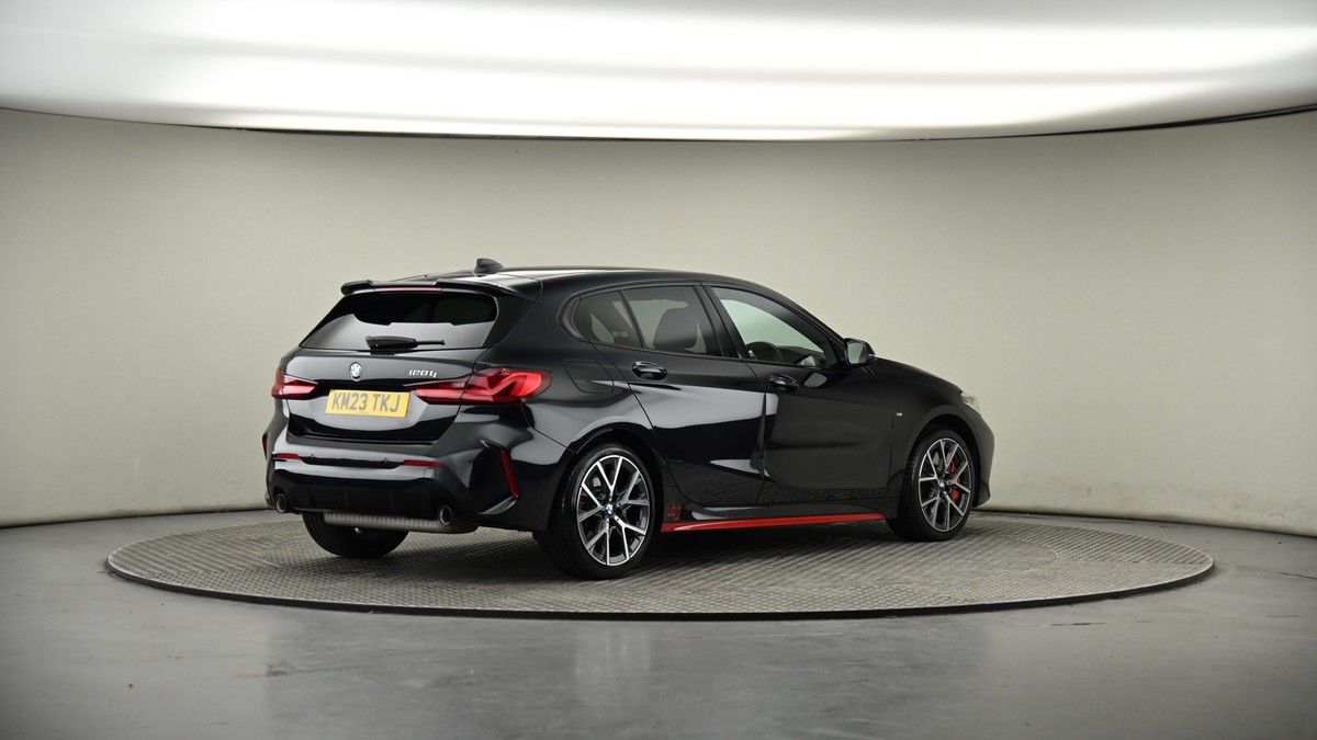 BMW 1 Series Image 6