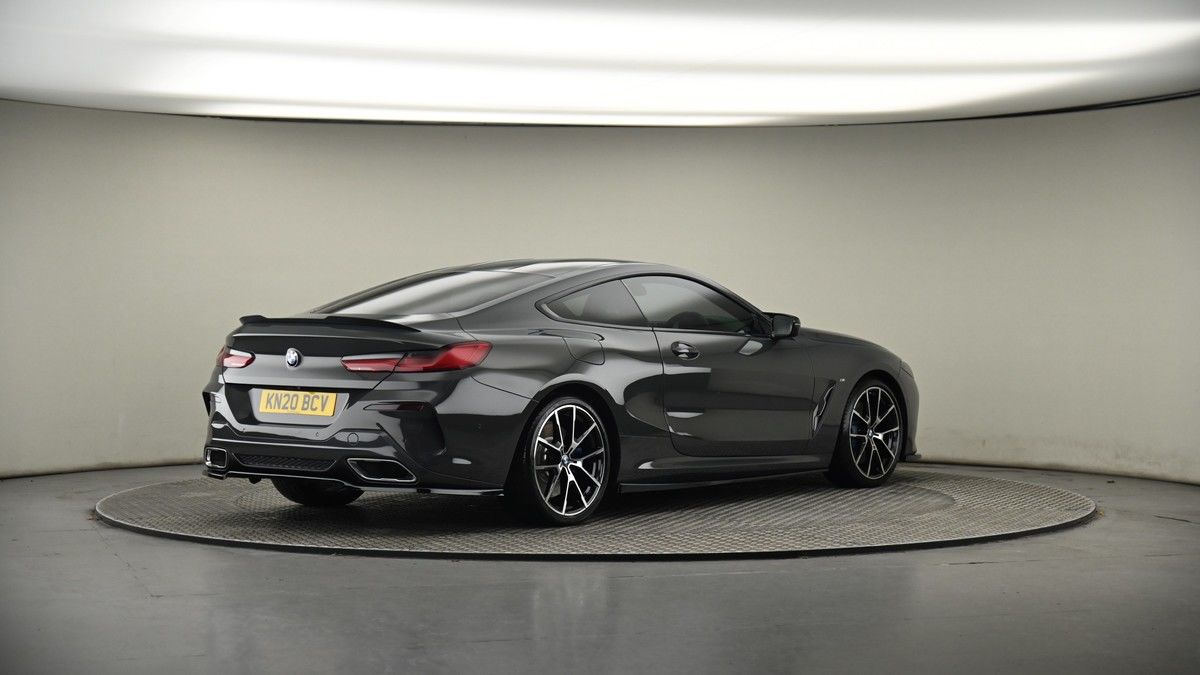 BMW 8 Series Image 7