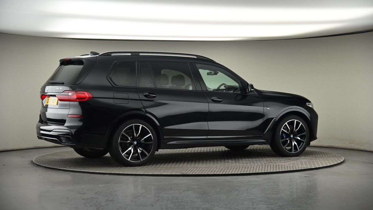 More views of BMW X7