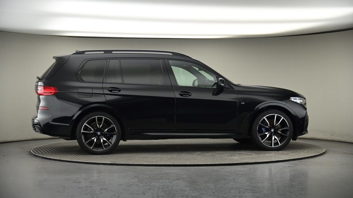 More views of BMW X7