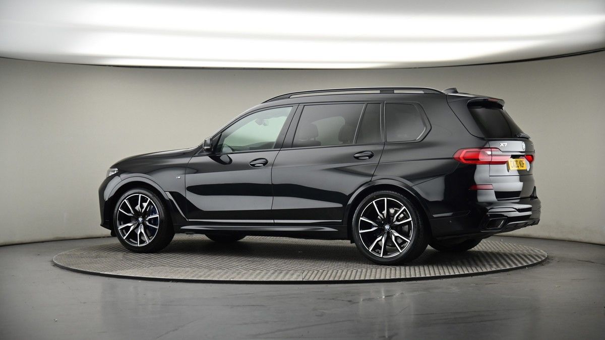 More views of BMW X7