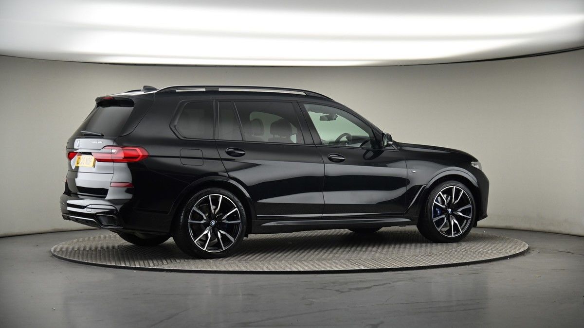 More views of BMW X7