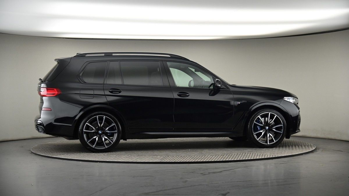 More views of BMW X7