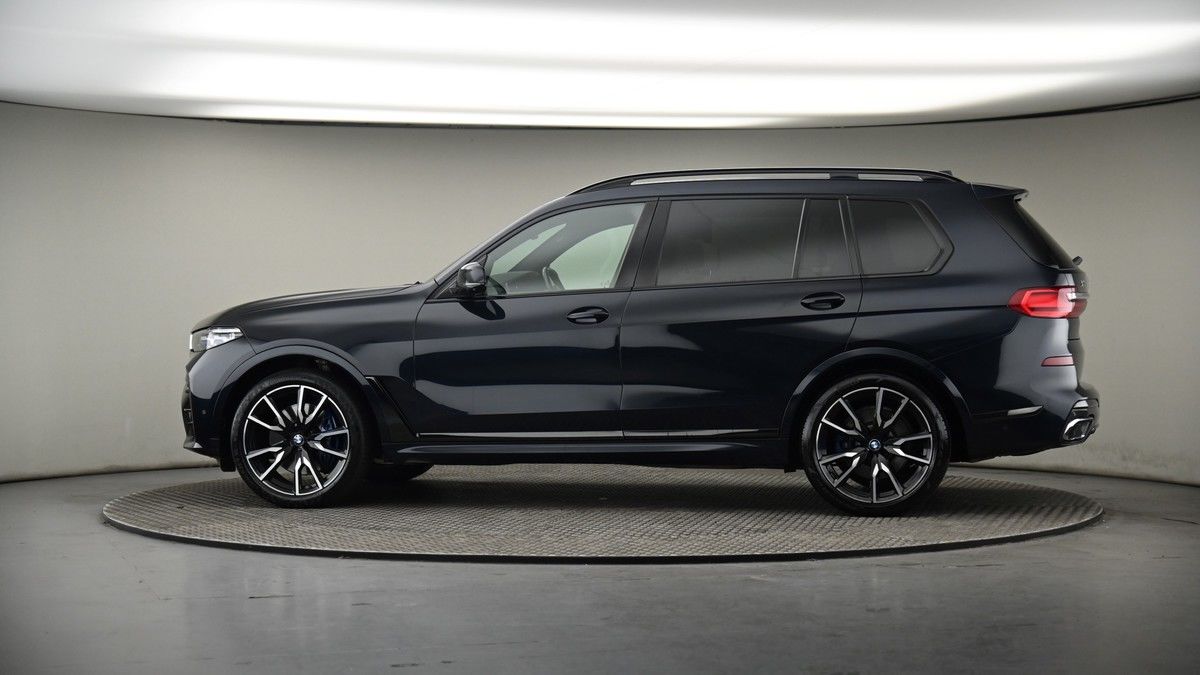 More views of BMW X7