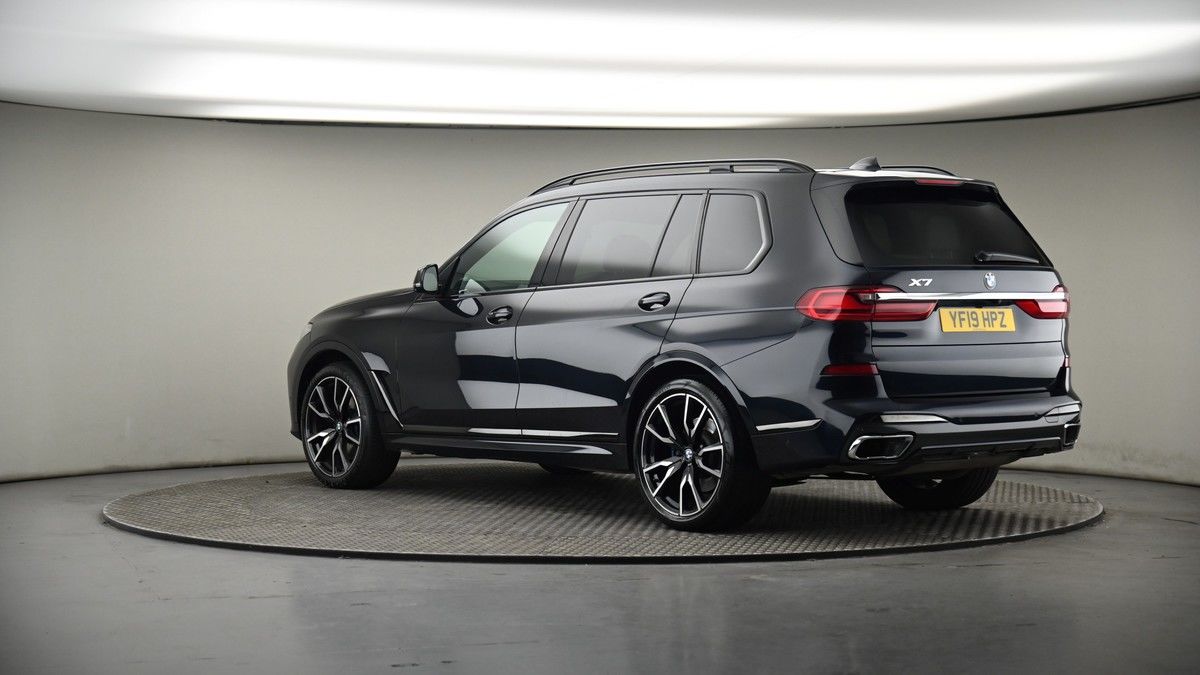 More views of BMW X7