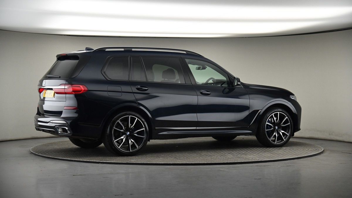 More views of BMW X7