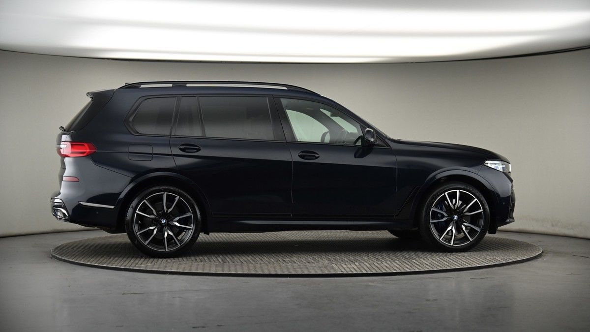 More views of BMW X7