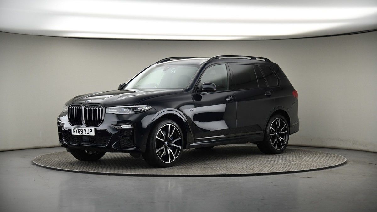 More views of BMW X7