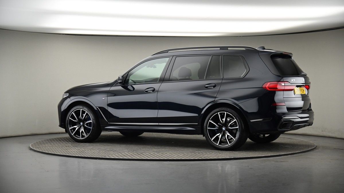 More views of BMW X7