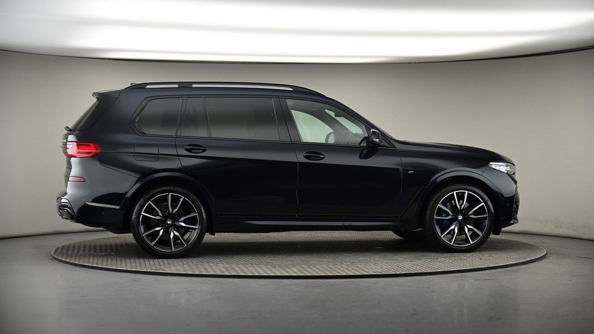 More views of BMW X7