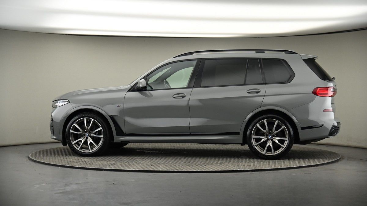 More views of BMW X7