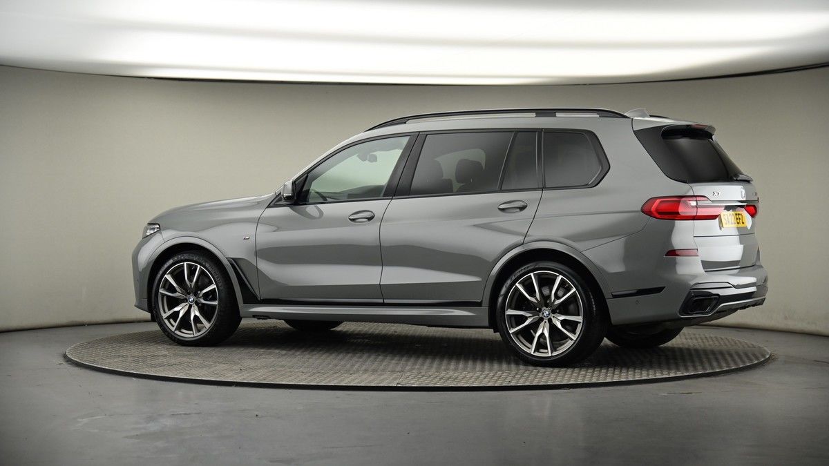 More views of BMW X7