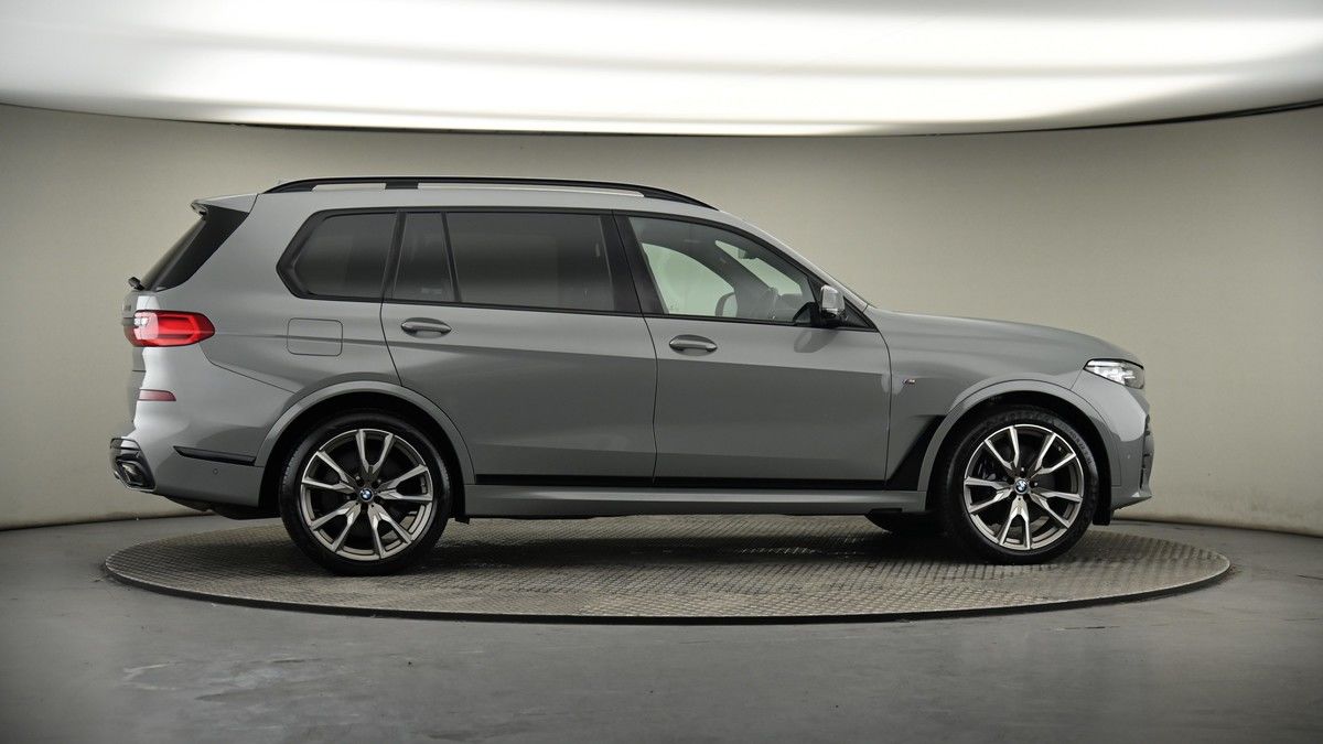 More views of BMW X7