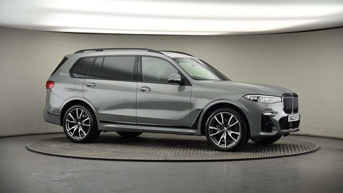 More views of BMW X7