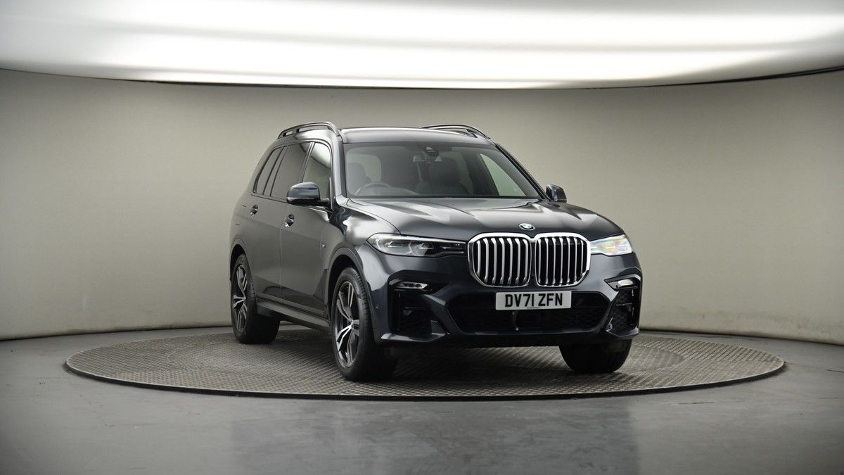 More views of BMW X7