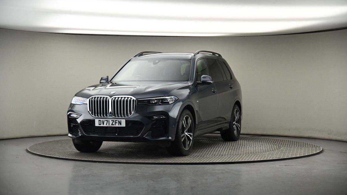 More views of BMW X7