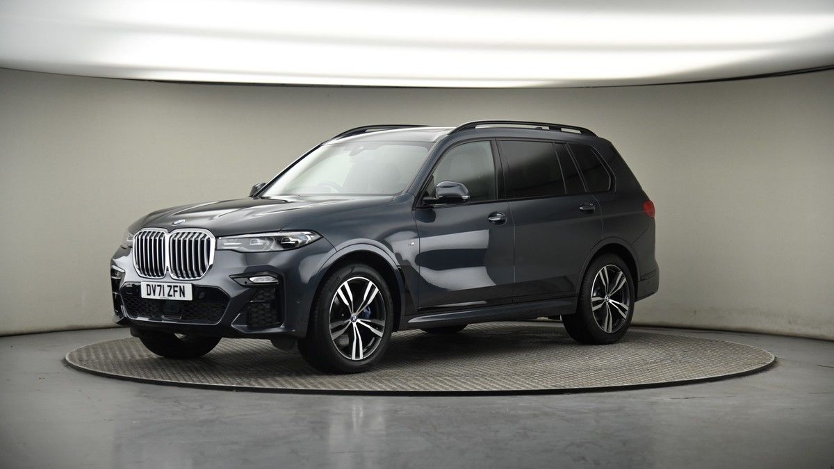 More views of BMW X7