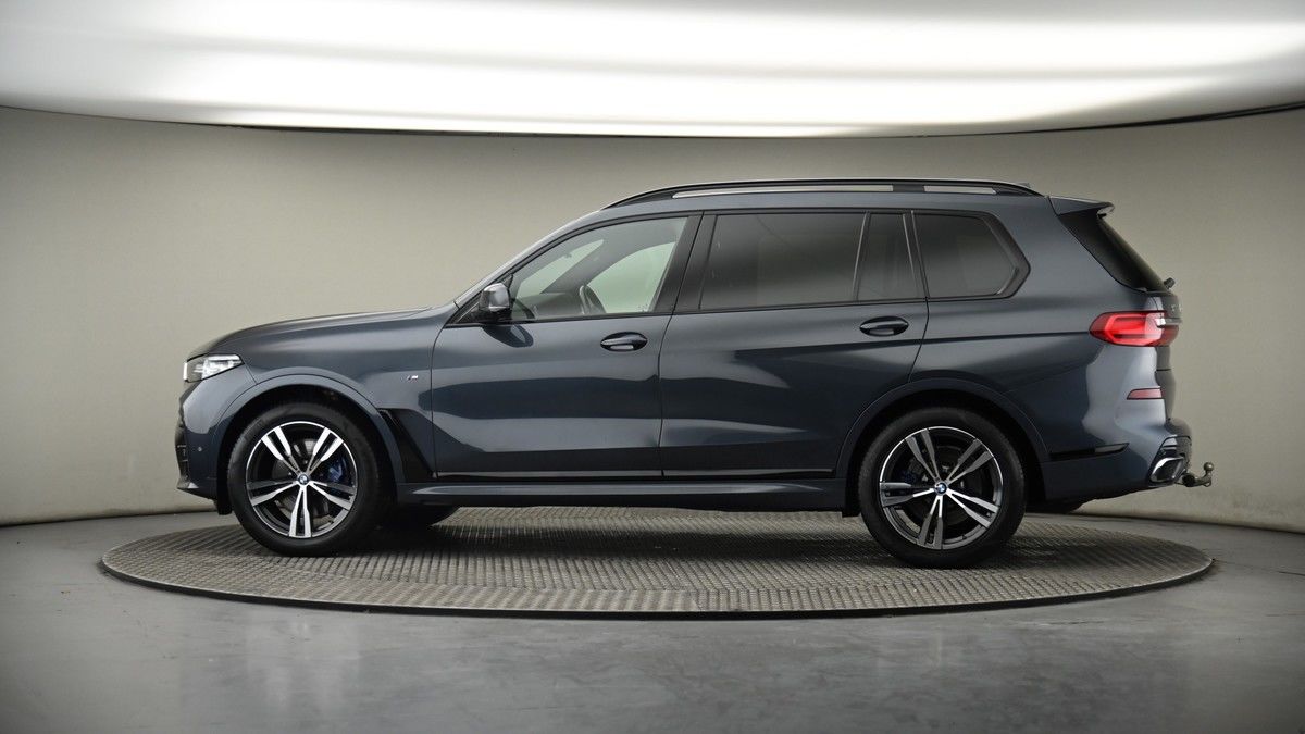 More views of BMW X7